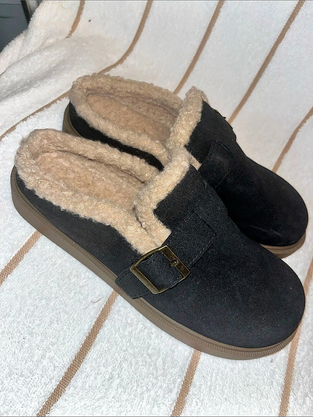 G.C. Shoes Shearling Clogs in Black US 8